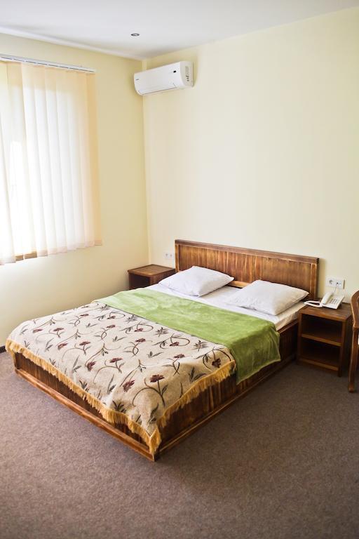 Cowboy Hotel Odessa Buitenkant foto