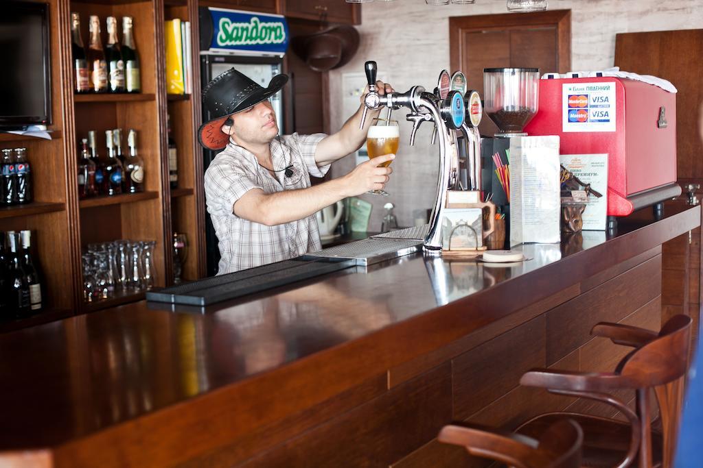 Cowboy Hotel Odessa Buitenkant foto
